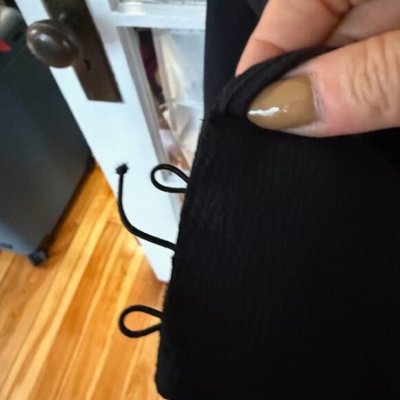 Sezane Shirine Dress Noir. - Size 38/US 6 (NWOT but a broken button loop) - Picture 4 of 7